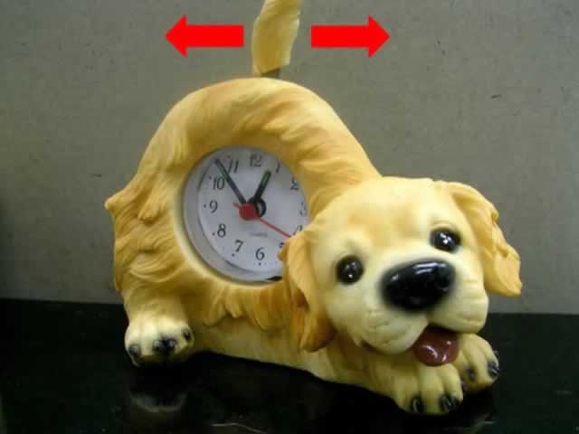 Golden Retriever Vibrate Tail Desktop Clock