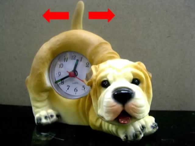 Sharpei Vibrate Tail Desktop Clock